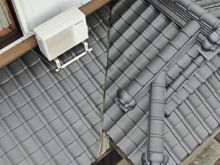 現場施工ブログ　銅製の谷樋をステンレス製谷樋でカバーし、電蝕・摩耗を防止！