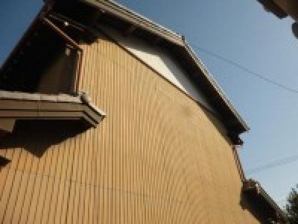 豊橋市 カラー鉄板から耐久性の高いカラーｇｌ鋼板の角波外壁に張替えで仕上がりに満足 ガイソー豊橋店 ガイソー豊橋店